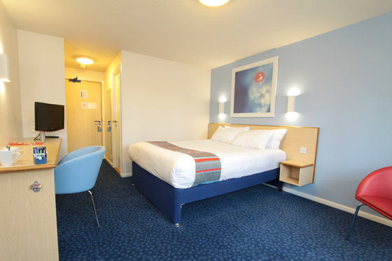 Travelodge Birmingham Oldbury Олдбери Номер фото