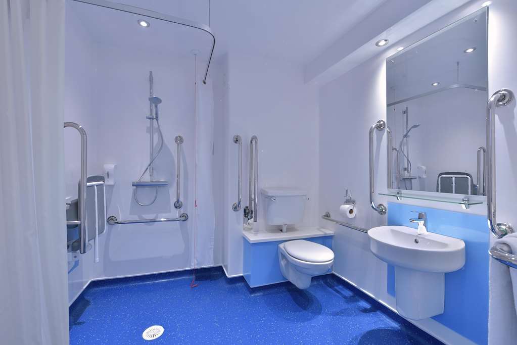Travelodge Birmingham Oldbury Олдбери Номер фото