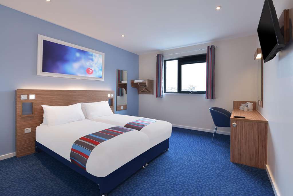 Travelodge Birmingham Oldbury Олдбери Номер фото